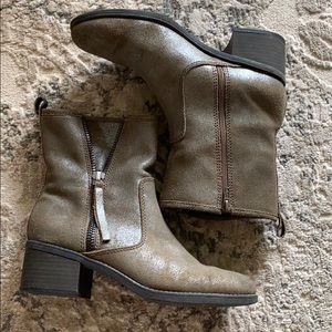Clarks cushion soft boots silver grey